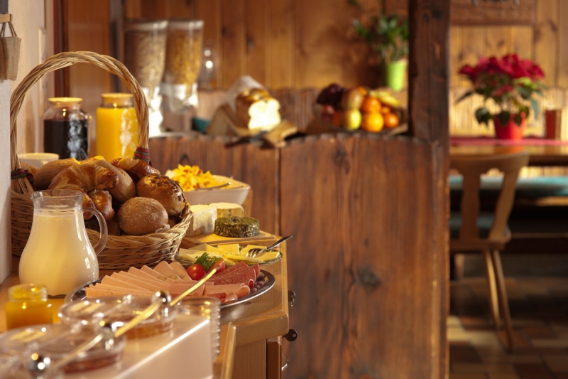 boulangerie--min_breakfast_buffet_food_restaurant_meal_hotel_plate_fresh-718745